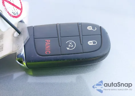 2022 Jeep Compass Latitude Lux 4X4 z USA, uszkodzony, nr VIN 3C4NJDFB4NT207018